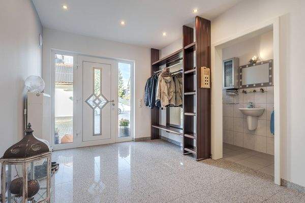 Entrée mit Gäste-WC