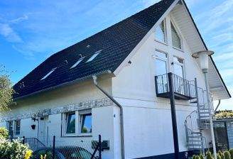 Seitenansicht mit Balkon