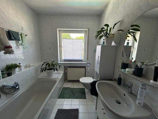 Badezimmer (DG-Wohnung)