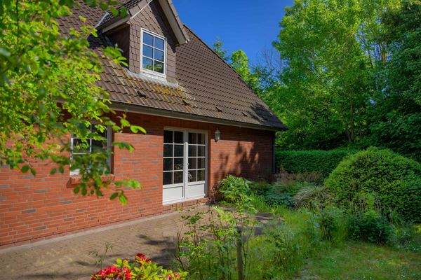 großzügige Terrasse, Südwestseite.jpg