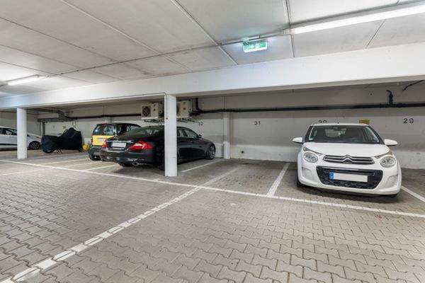 Tiefgaragenstellplatz