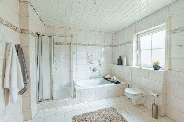 Badezimmer (Möblierungsbeispiel)