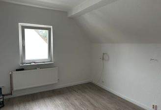 Schlafzimmer  Rohre werden verkleidet 