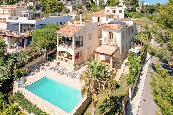 Drohnenfoto von der Villa