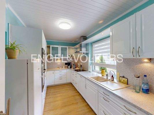 Moderne Einbauküche ....