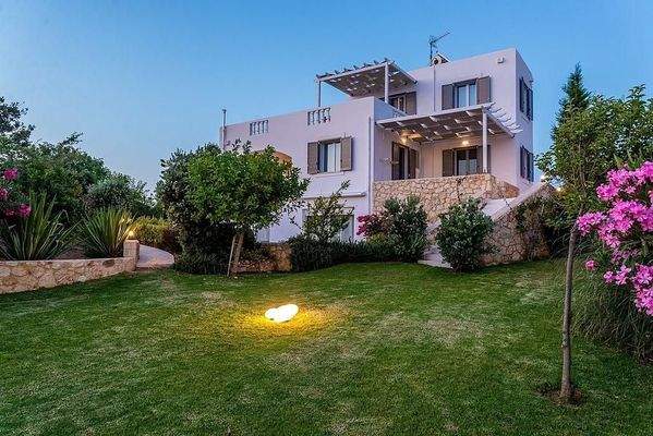 Kreta, Tersanas: Luxusvilla mit unschlagbarer Aussicht in ruhiger Lage zu verkaufen