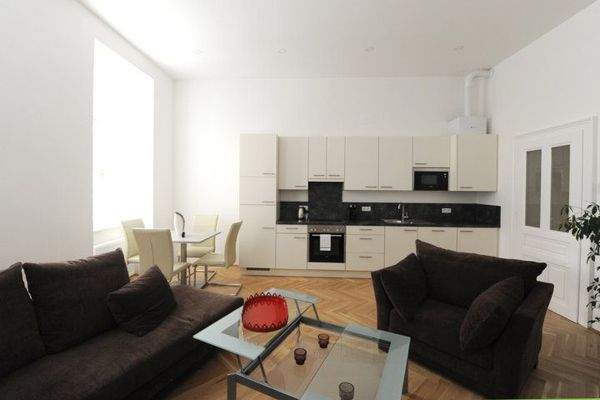 Wohnzimmer / living room