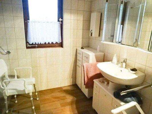 barrierefreies Duschbad im EG.jpg