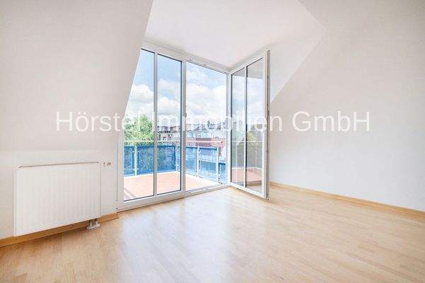 Kinderzimmer mit Ost-Balkon