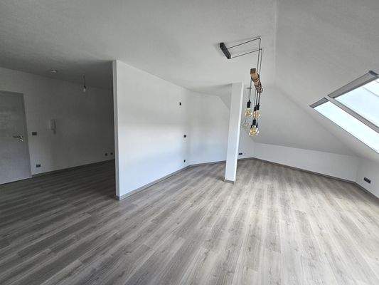 Eingangsbereich mit Flur und Wohnbereich