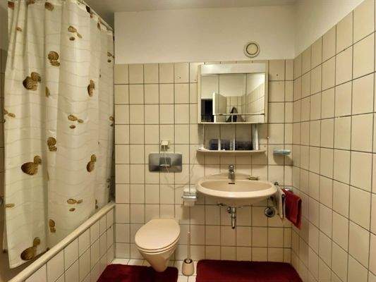 Badezimmer mit Wanne