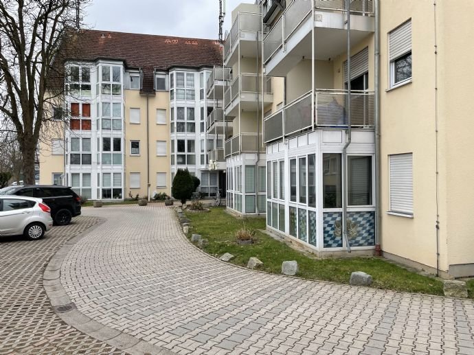 Single-Wohnung - gepflegtes 1-Zimmer-Apartment mit TG-Stellplatz in Weiden Süd