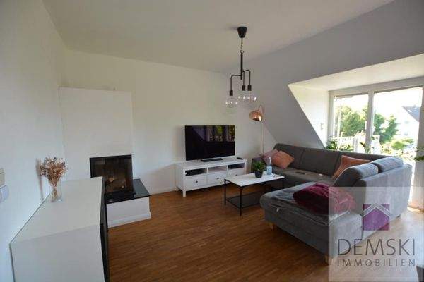 Wohnzimmer mit Kamin