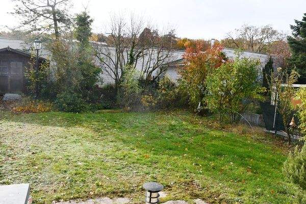 schönes Gartengrundstück.JPG