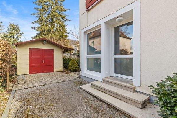 Hof Praxisfläche und separater Zugang