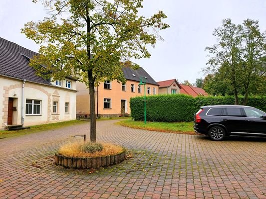Blick vom Dorfplatz
