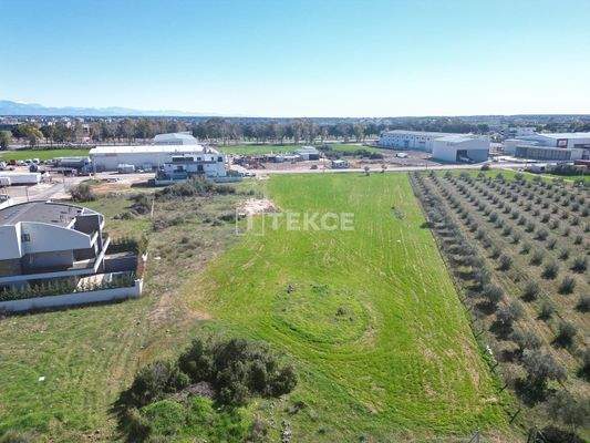 2,885 m² Commercially Zoned Land Close to Main Road in Antalya
