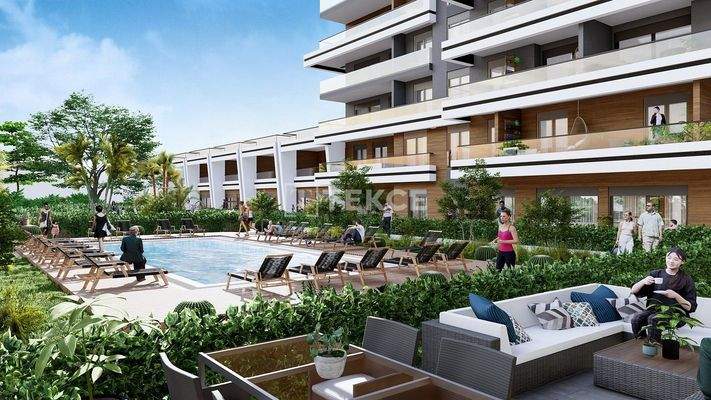 Apartments in a Complex with a Pool in İzmir Karşıyaka