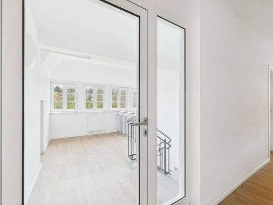 CAM03784G0-PR0093-STILL037-thumbnail-h750-70