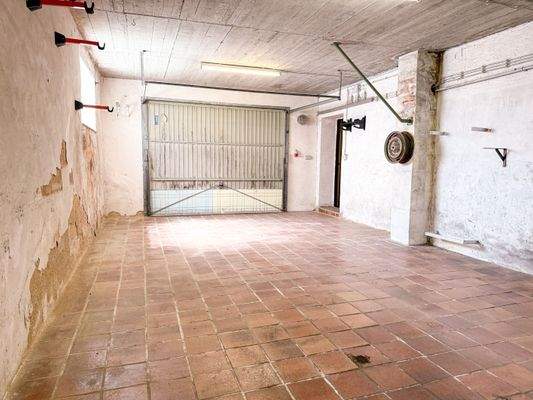 Garage im Untergeschoss