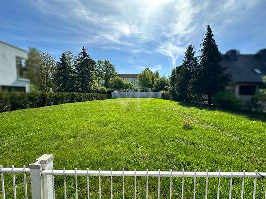 Blick ins Grundstück