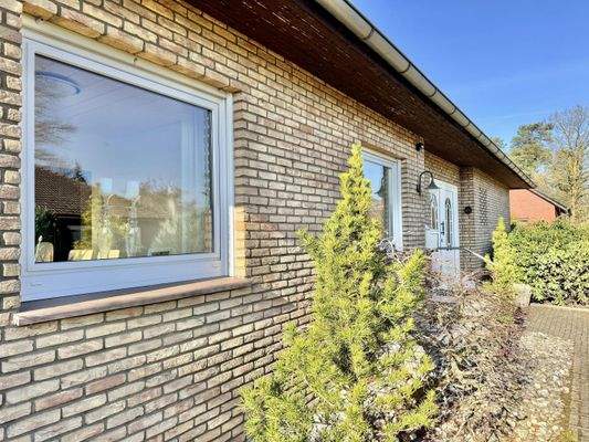 Schrägansicht der Hauptfassade