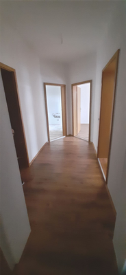 Flur Eingang Zi. 1 - 3 u. Küche