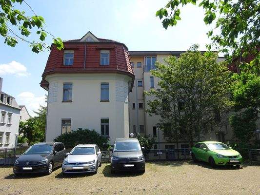 Ansicht Rück Parkplätze