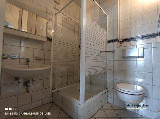 Zimmer 6 -Badezimmer