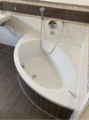 Bad-Badewanne