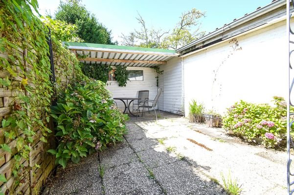 überdachte Terrasse Einliegerwohnung