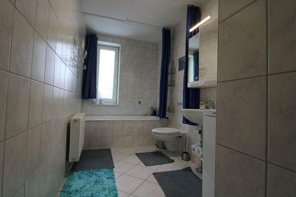 Badezimmer mit Wanne