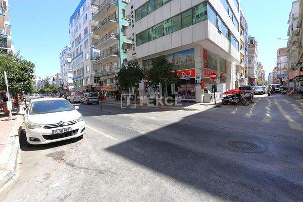 3-Bedroom Apartment with Separate Kitchen in Antalya Muratpaşa