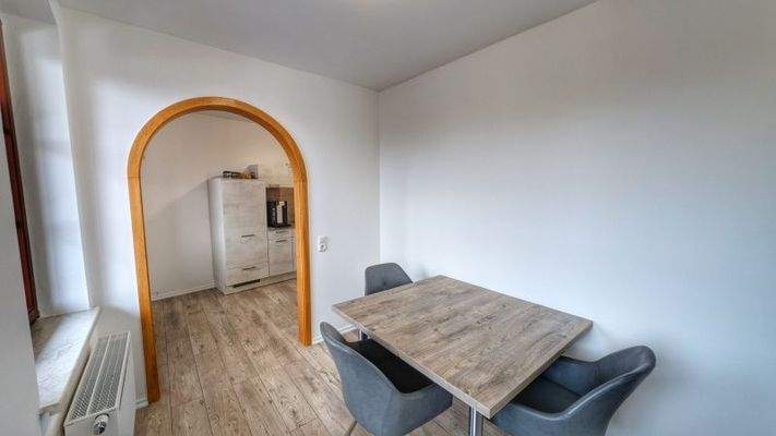 Essplatz mit Blick zur Küche