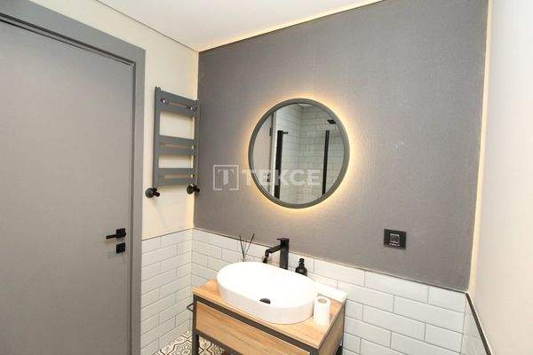 Apartments in a Hotel-Like Complex in Istanbul Kagithane