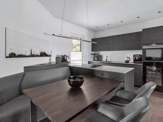 Küche mit Essbereich