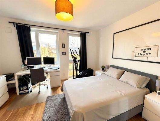 Schönes Gäste-/Arbeitszimmer