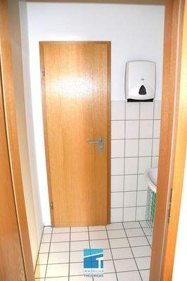 2 getrennte WC, Raum 7 und Raum 9
