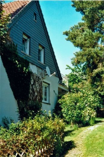 Freistehendes Einfamilienhaus mit Garage & Wintergarten in Siethen