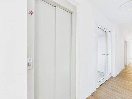 CAM03784G0-PR0093-STILL036-thumbnail-h750-70