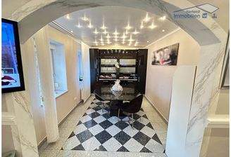 Modern und lichtdurchflutet