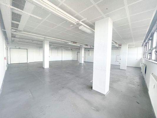 Lager - &amp; Produktionsfläche