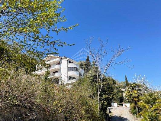 Gesamtansicht mit Hof