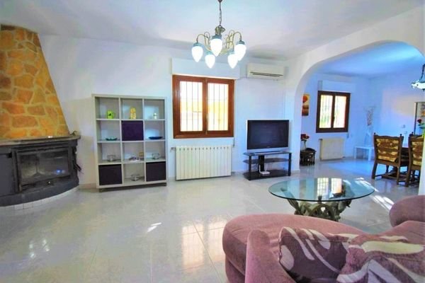 re-sale-detached-villa-orihuela-costa-villamartin_