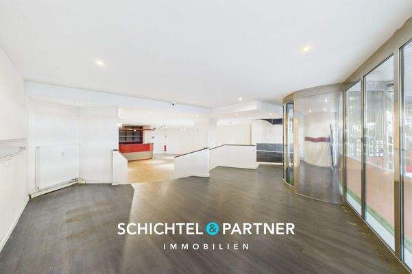 S&P | Eingangsbereich