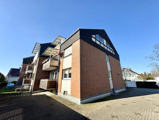 Stellplätze & Garagen