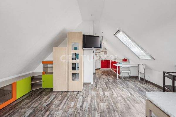 Hobbyraum über Garage Bild 1