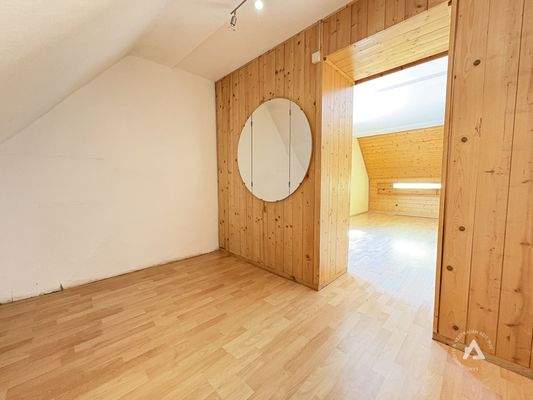 Begehb. Kleiderschrank Whg1