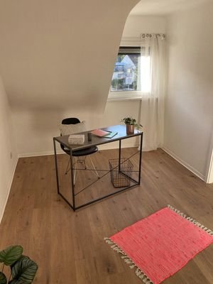 Büro / Ankleide DG