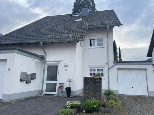 Maisonette-Whg mit dazugehörender Garage